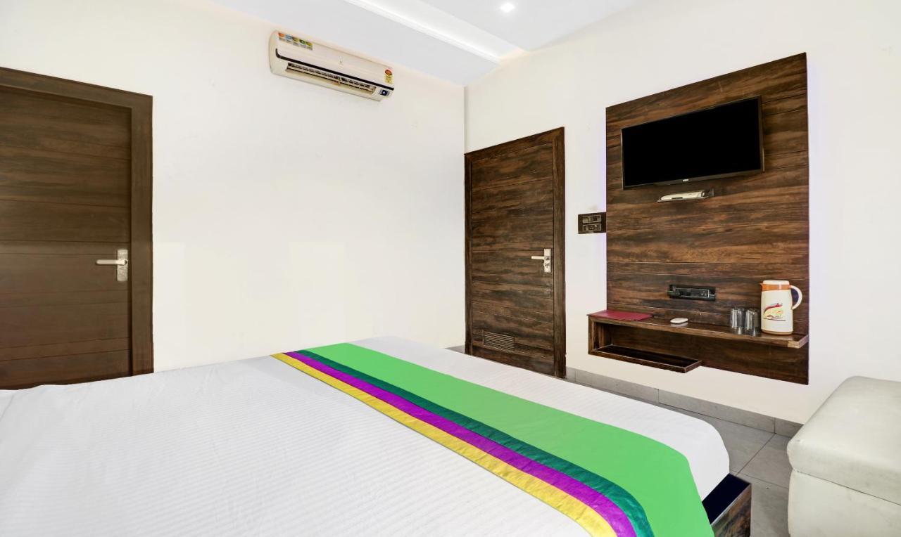 Itsy Hotels Anjali Mahal, 500 Mtrs From Mathura Railway Station Ngoại thất bức ảnh