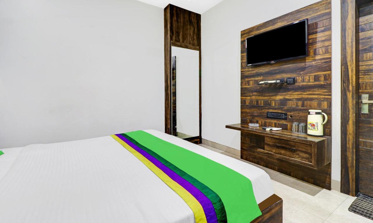 Itsy Hotels Anjali Mahal, 500 Mtrs From Mathura Railway Station Ngoại thất bức ảnh