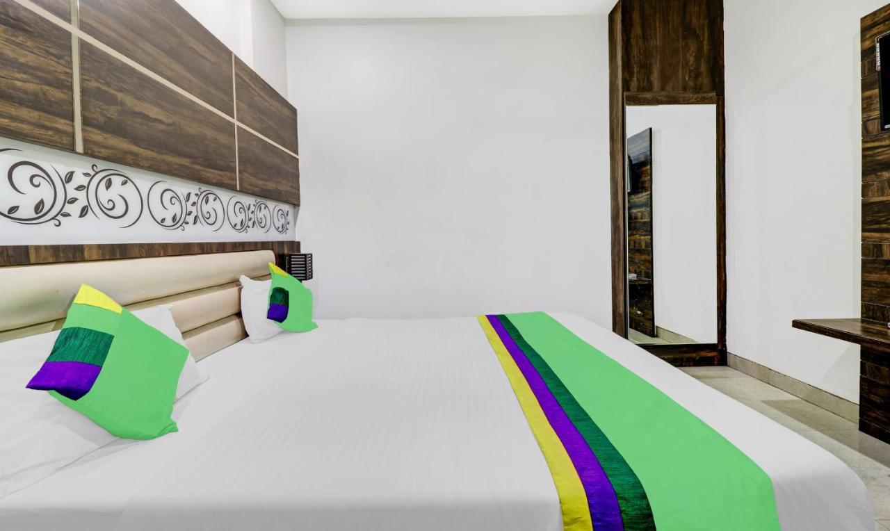 Itsy Hotels Anjali Mahal, 500 Mtrs From Mathura Railway Station Ngoại thất bức ảnh