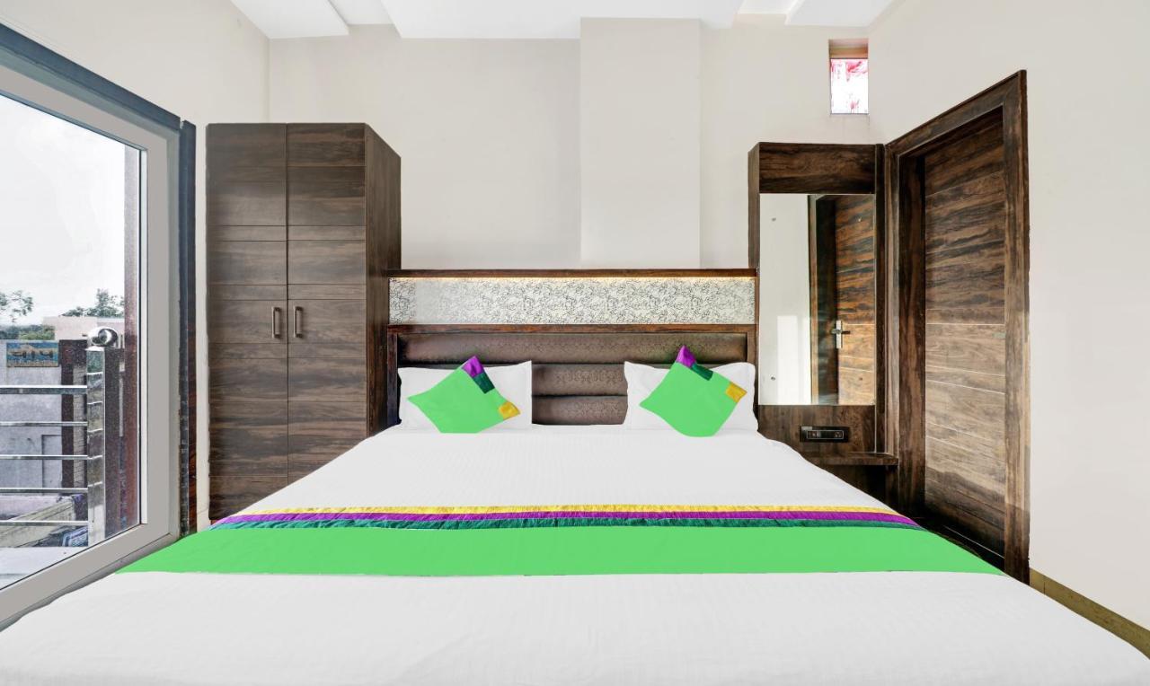 Itsy Hotels Anjali Mahal, 500 Mtrs From Mathura Railway Station Ngoại thất bức ảnh
