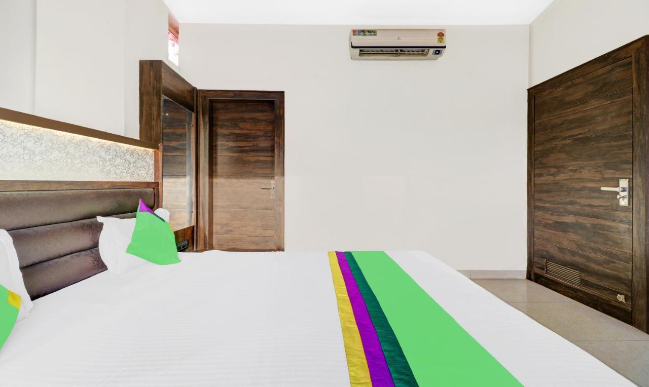 Itsy Hotels Anjali Mahal, 500 Mtrs From Mathura Railway Station Ngoại thất bức ảnh