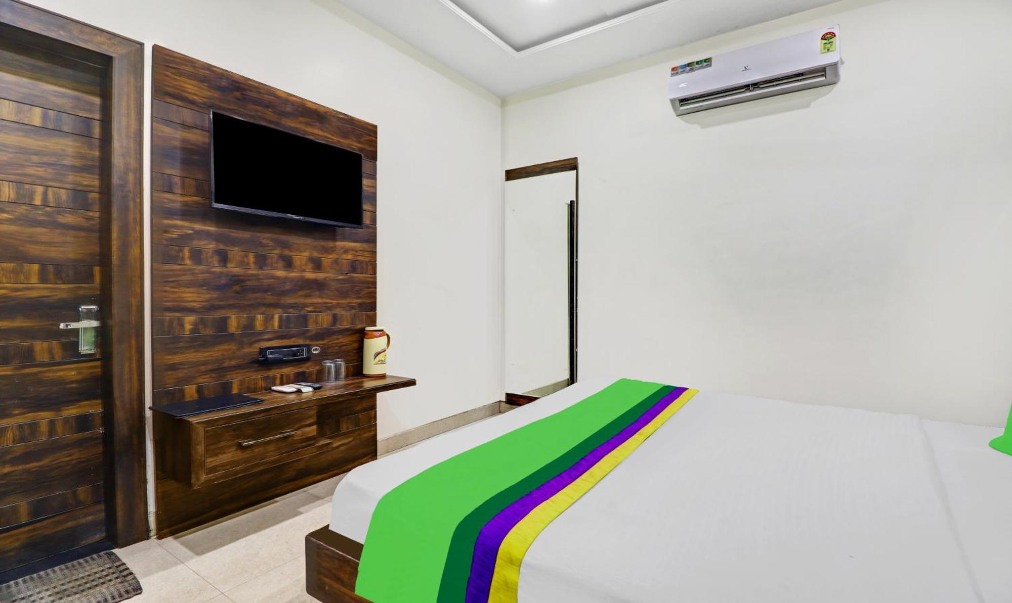 Itsy Hotels Anjali Mahal, 500 Mtrs From Mathura Railway Station Ngoại thất bức ảnh