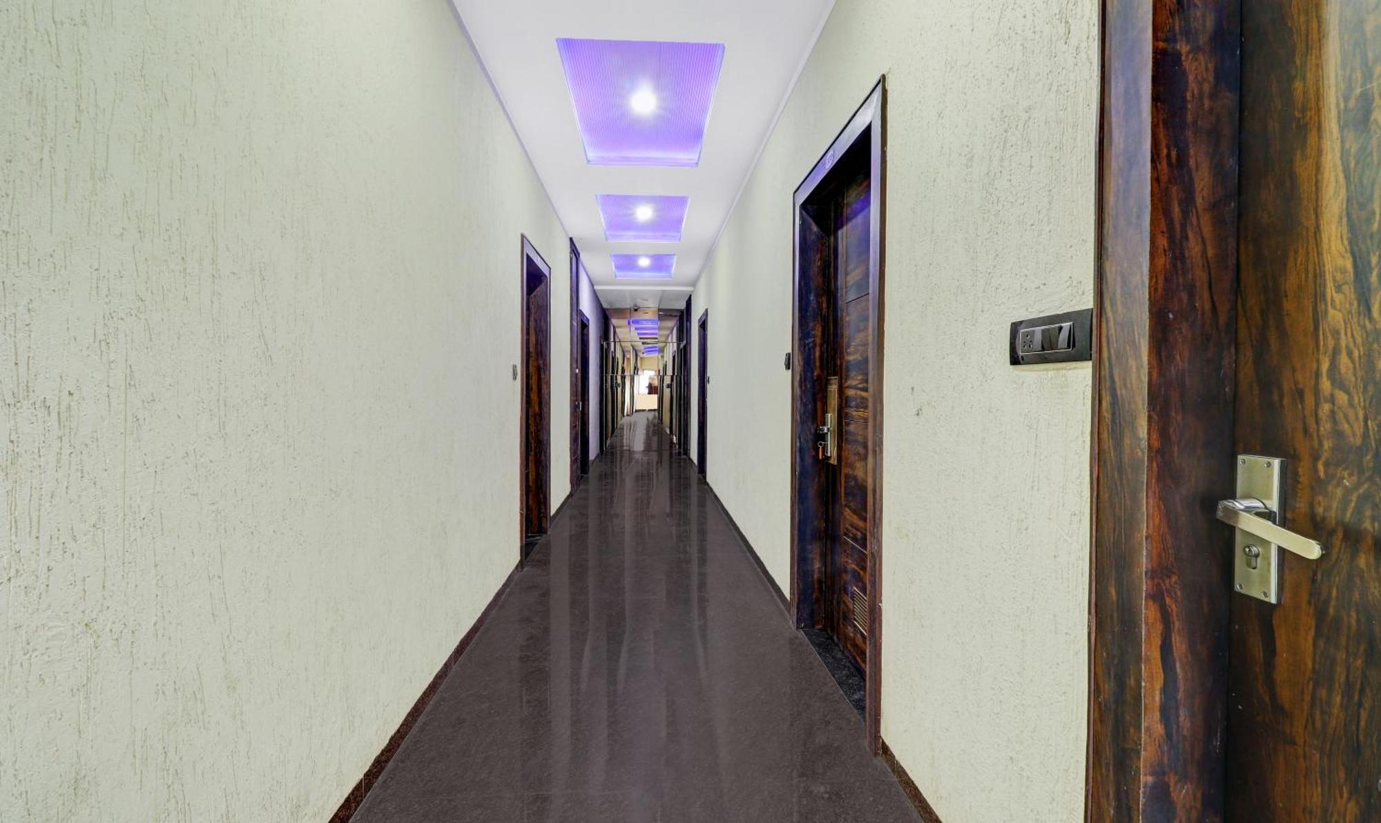 Itsy Hotels Anjali Mahal, 500 Mtrs From Mathura Railway Station Ngoại thất bức ảnh