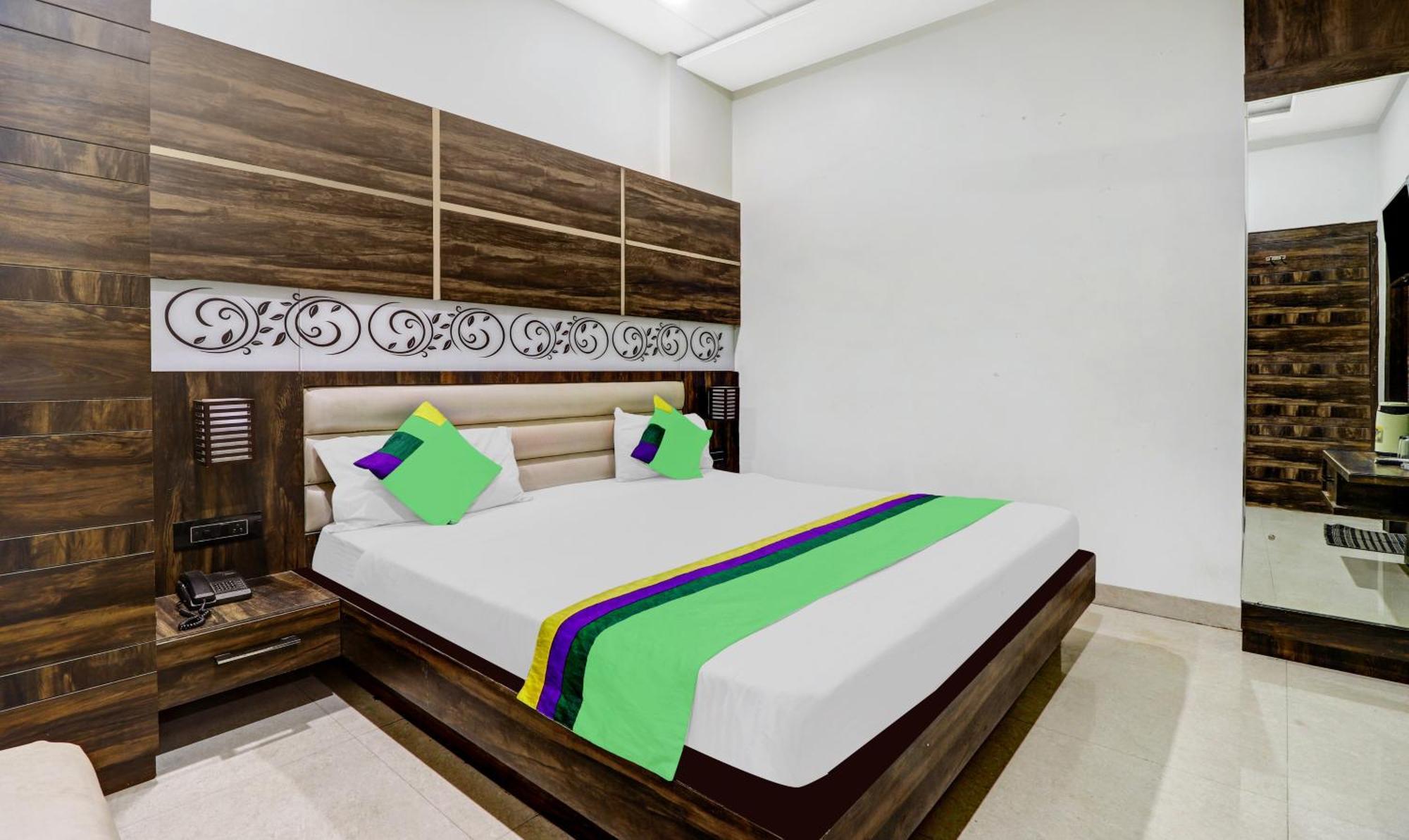 Itsy Hotels Anjali Mahal, 500 Mtrs From Mathura Railway Station Ngoại thất bức ảnh