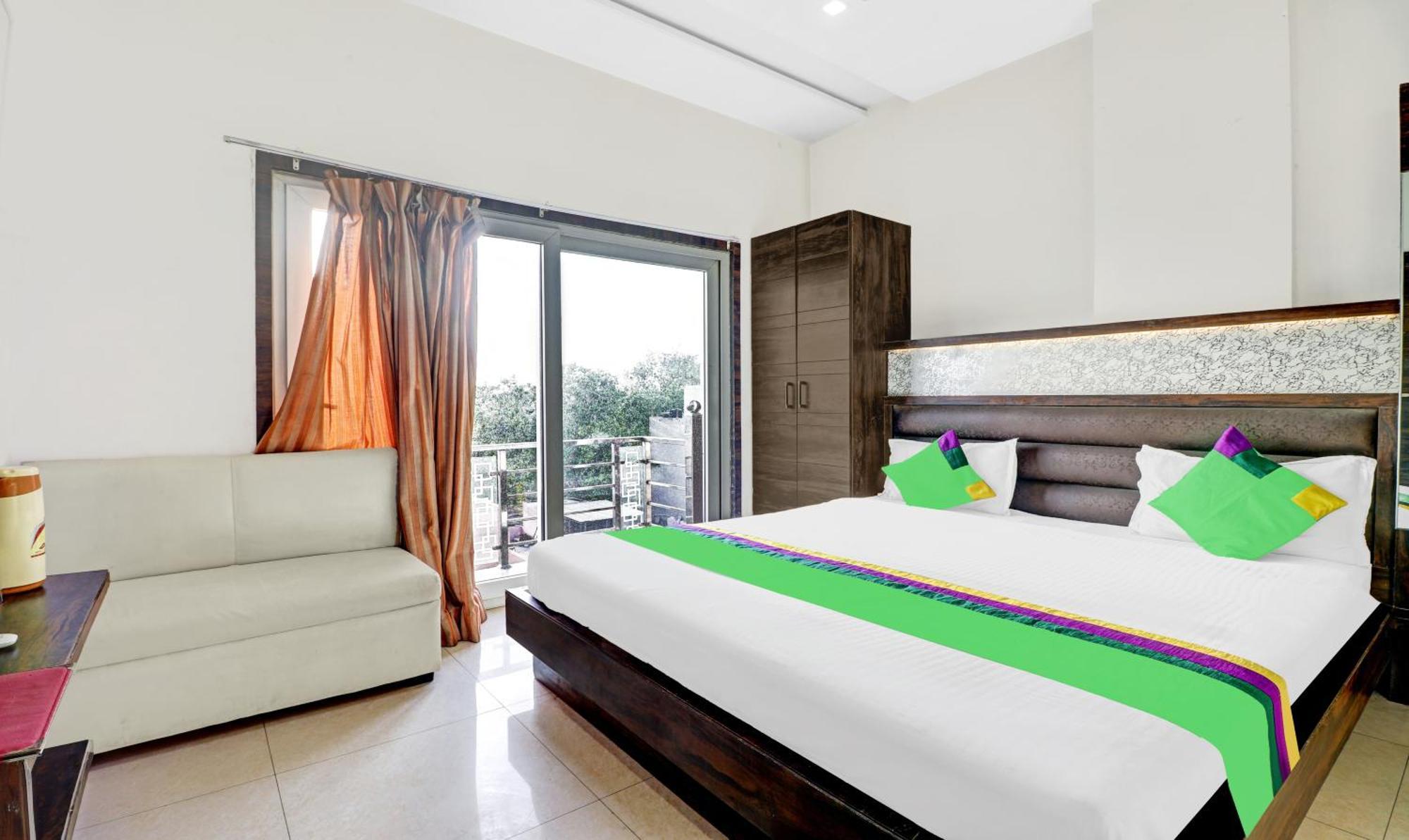 Itsy Hotels Anjali Mahal, 500 Mtrs From Mathura Railway Station Ngoại thất bức ảnh
