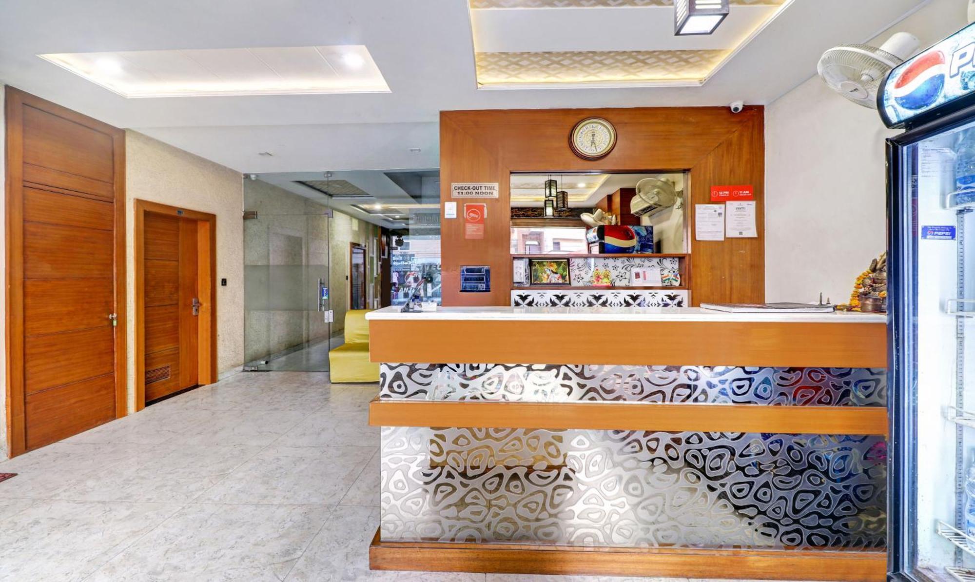 Itsy Hotels Anjali Mahal, 500 Mtrs From Mathura Railway Station Ngoại thất bức ảnh
